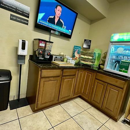 Quality Suites San Antonio Esterno foto