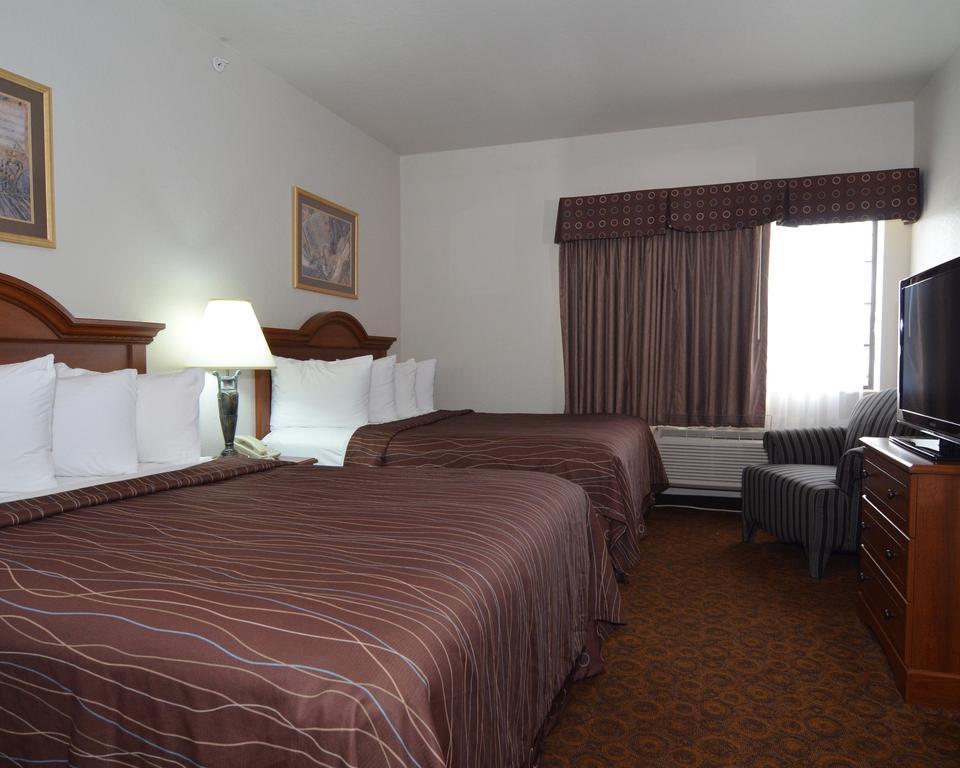 Quality Suites San Antonio Esterno foto