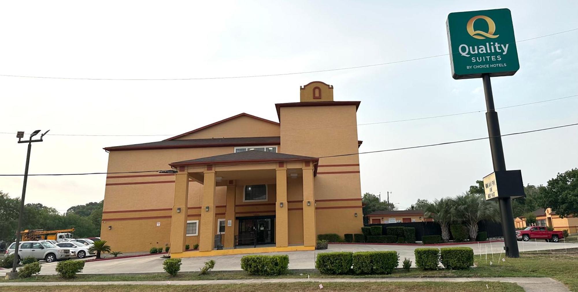 Quality Suites San Antonio Esterno foto
